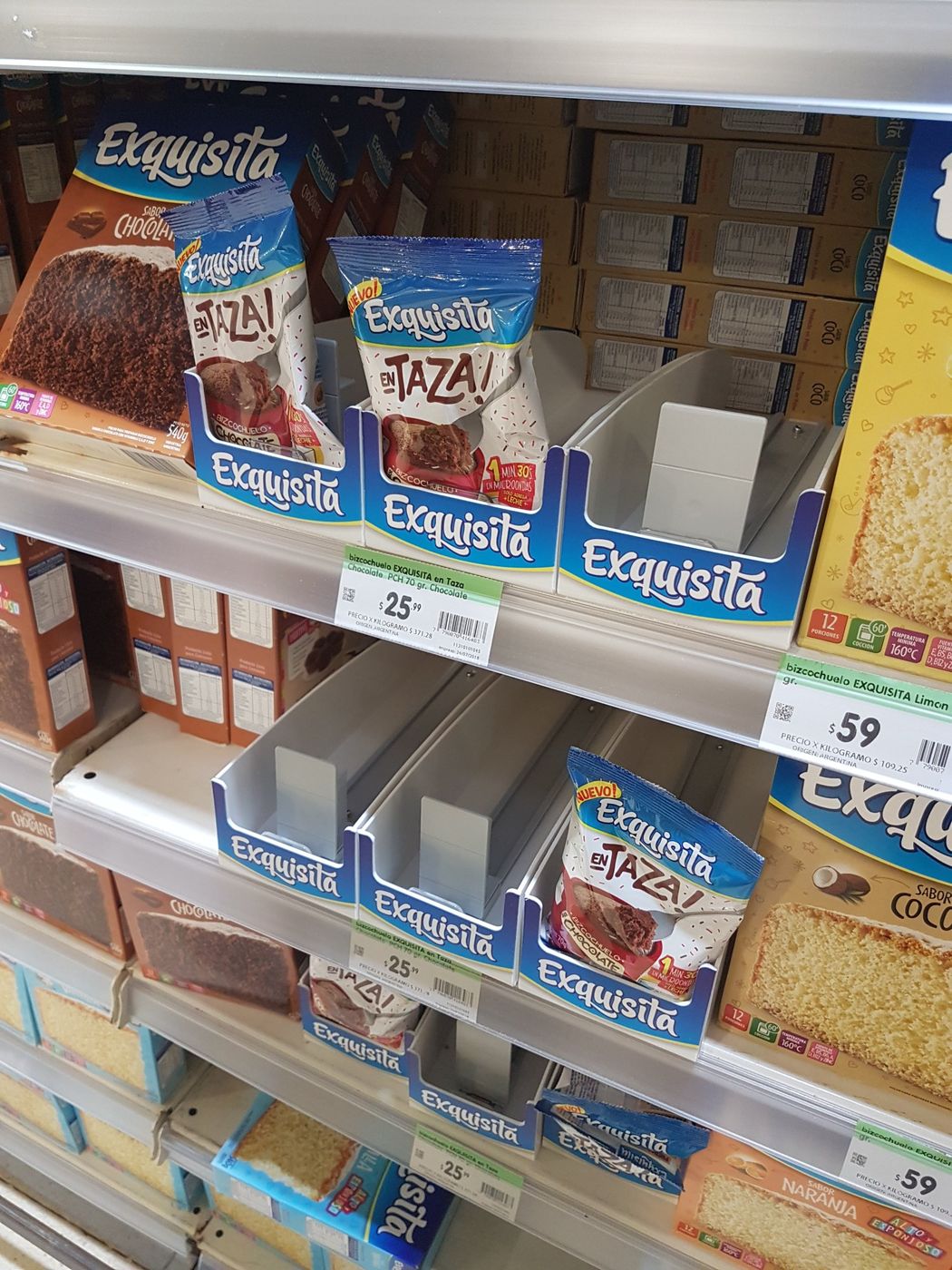 Bandejas de góndola de Exquisita con sobres de bizcochuelo